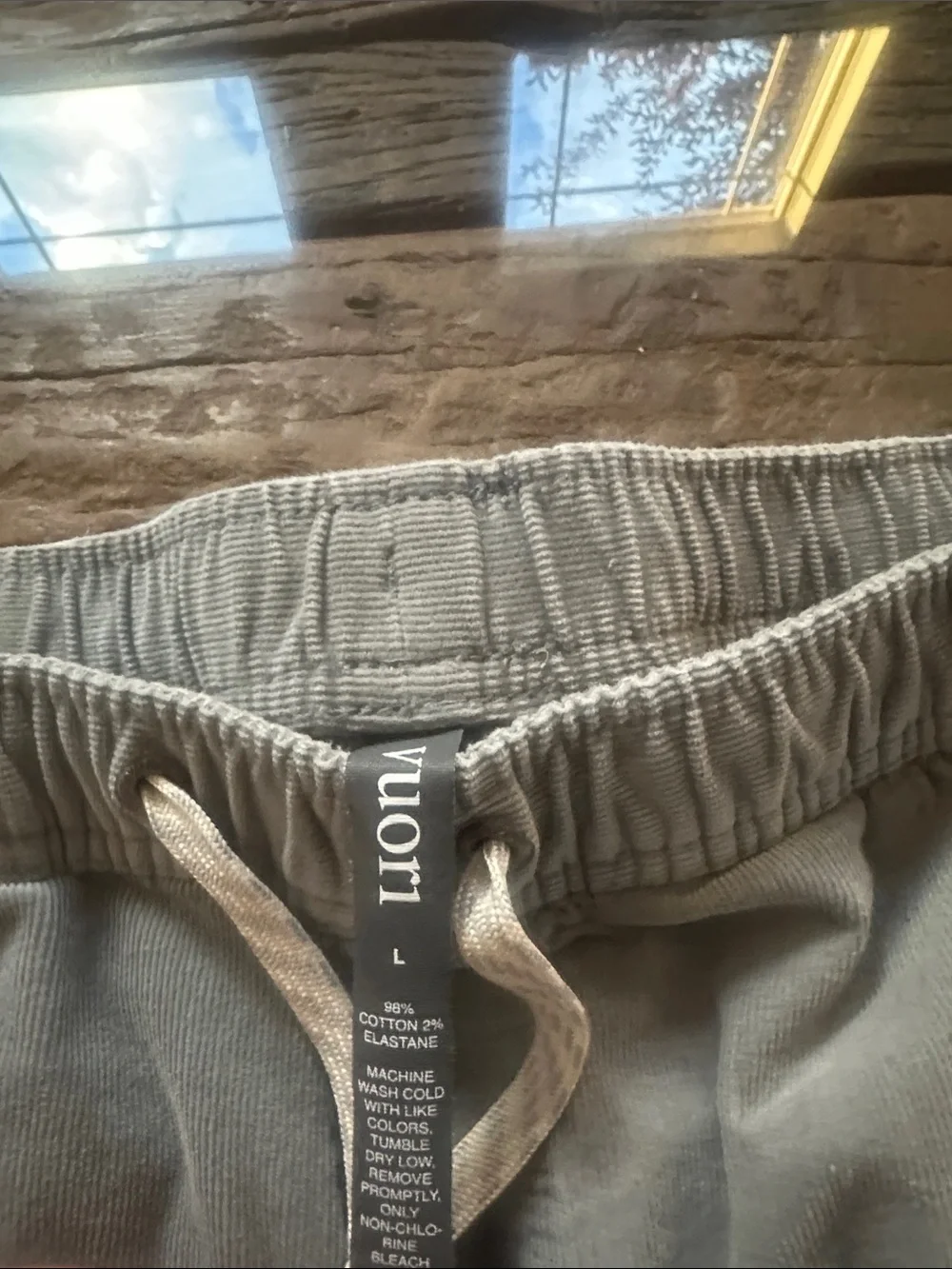 Vuori Men's Light Gray/ green Shorts